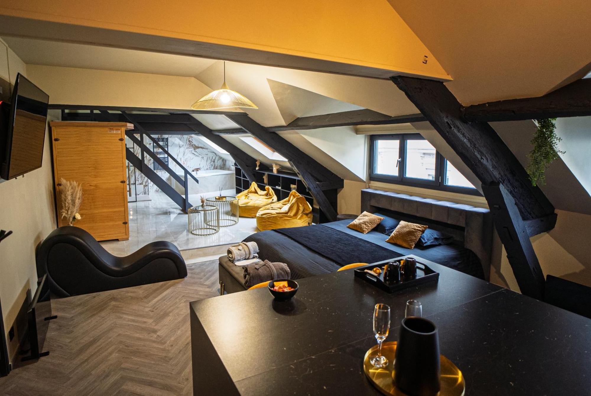 La Marble Room - Suite Balneo & Sauna Angers Exterior photo